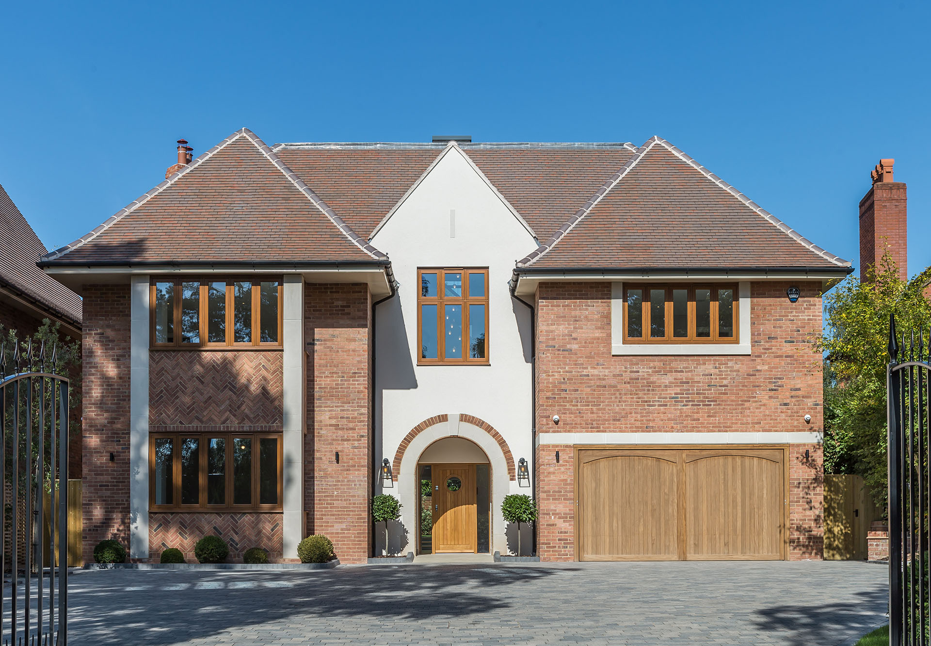 brown brindle clay tiles at an Avon Homes luxury build in the Midlands